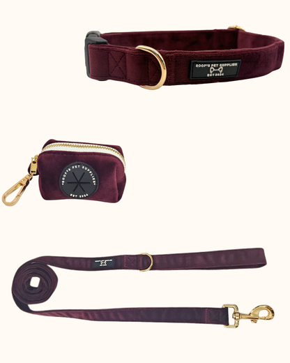 Bordeaux rode velvet hondenset met halsband, riem en poepzakhouder