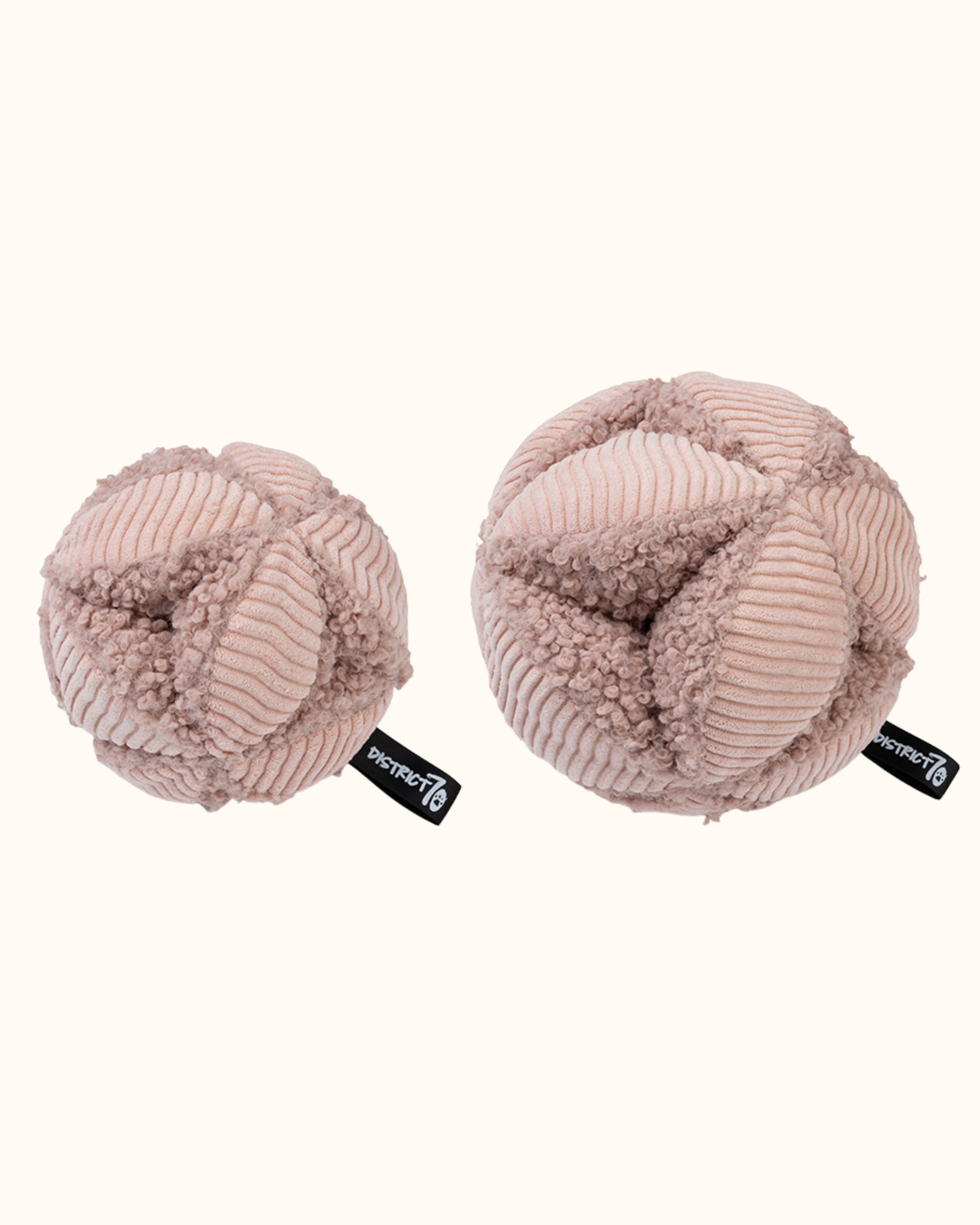 District 70 Snuffelbal BOBBY Pink – Playful, smart and stylish