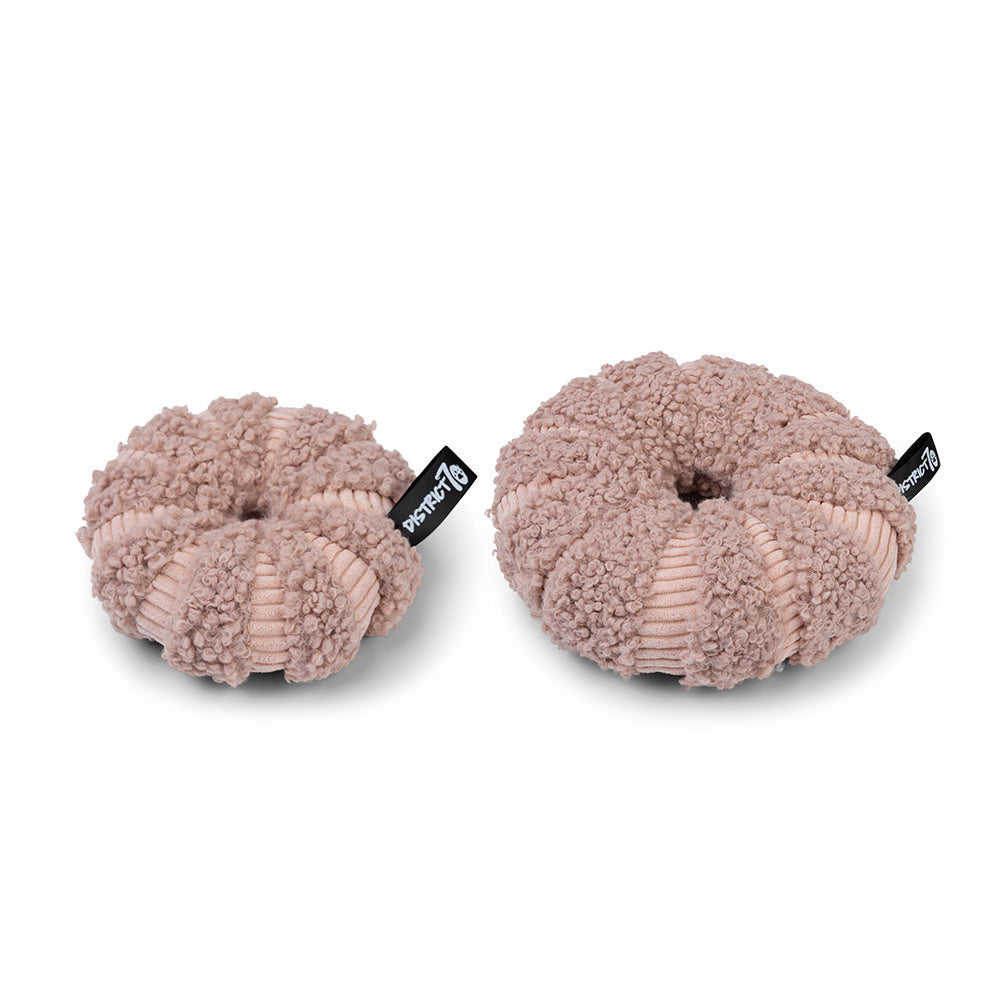 District 70 Snuffelring Daisy Pink  – Speels, slim en stijlvol